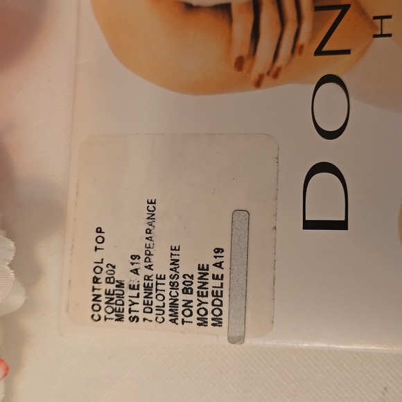 New Donna Karan The Nudes 7 Denier Pantyhose Tights Medium - Picture 2 of 5